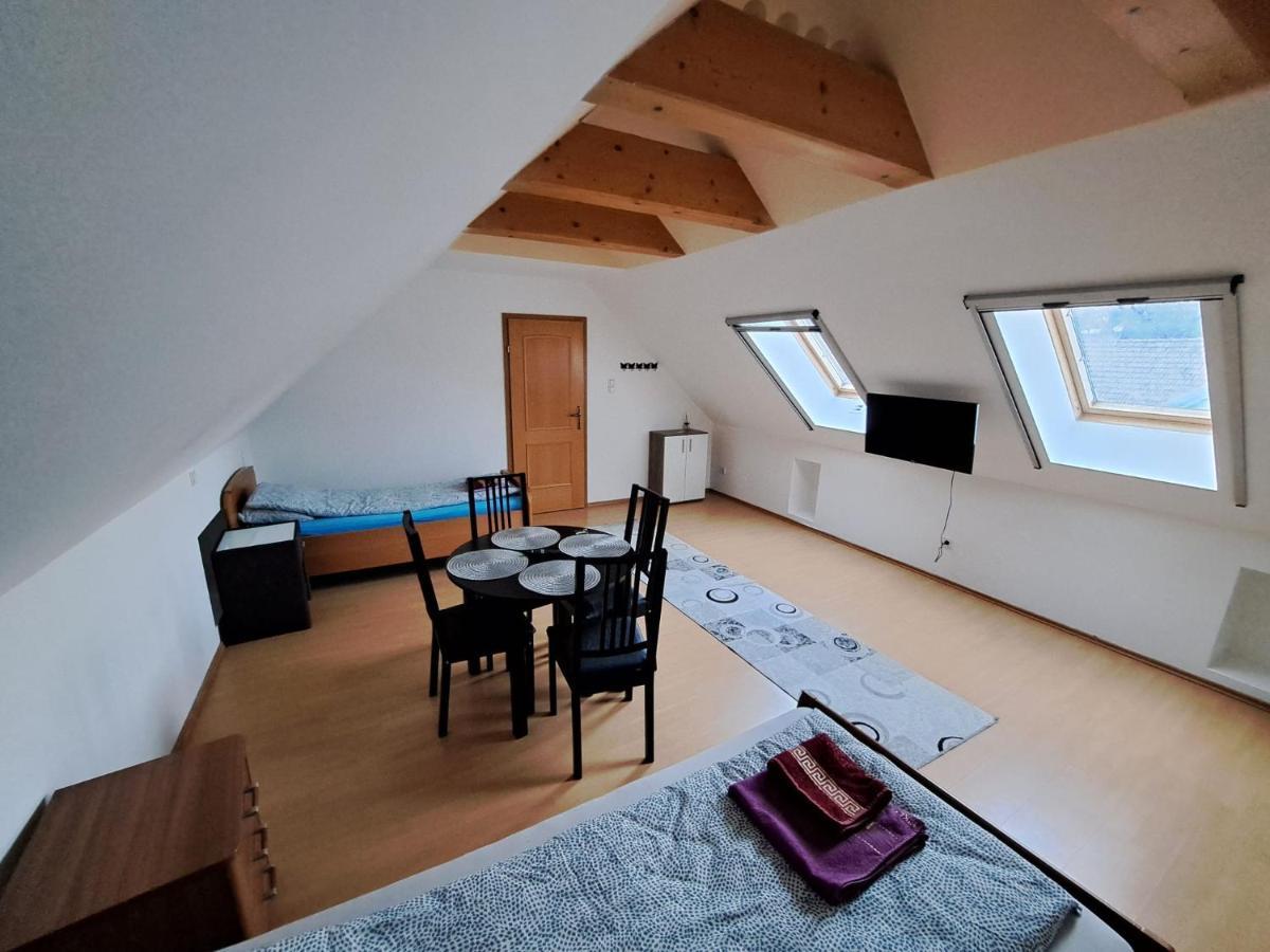 Hostelhollabrunn Eksteriør billede